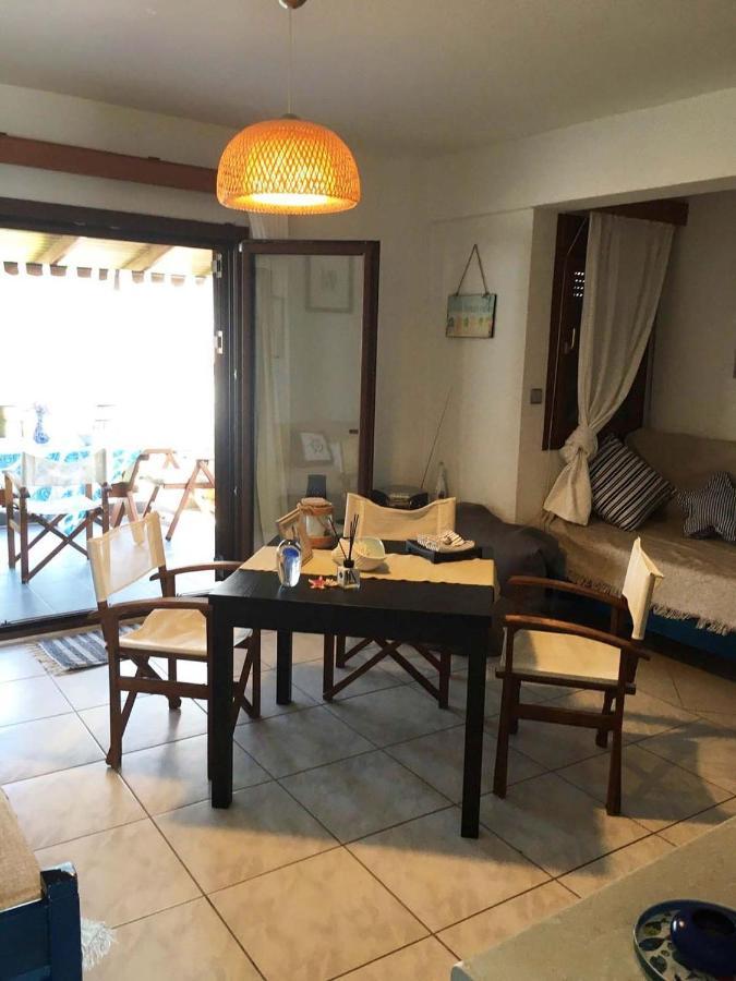 Beach Front Apartment In Pefkochori Bagian luar foto