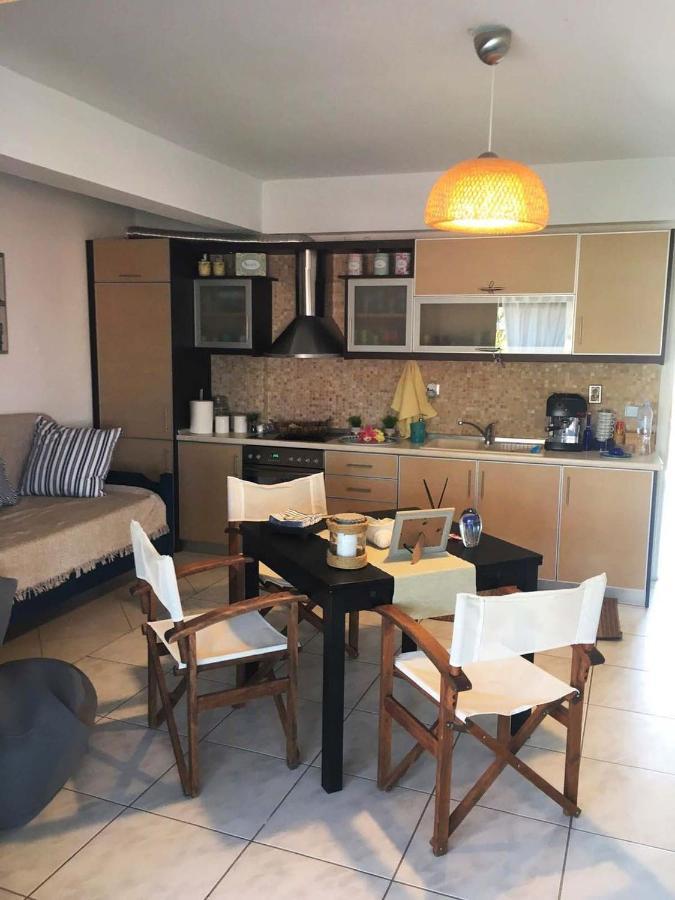 Beach Front Apartment In Pefkochori Bagian luar foto