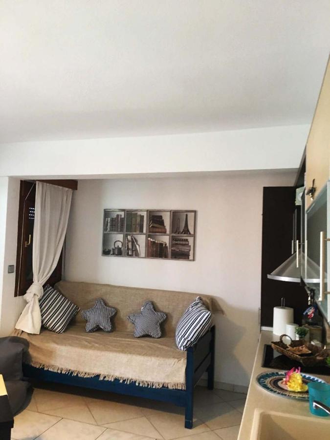 Beach Front Apartment In Pefkochori Bagian luar foto